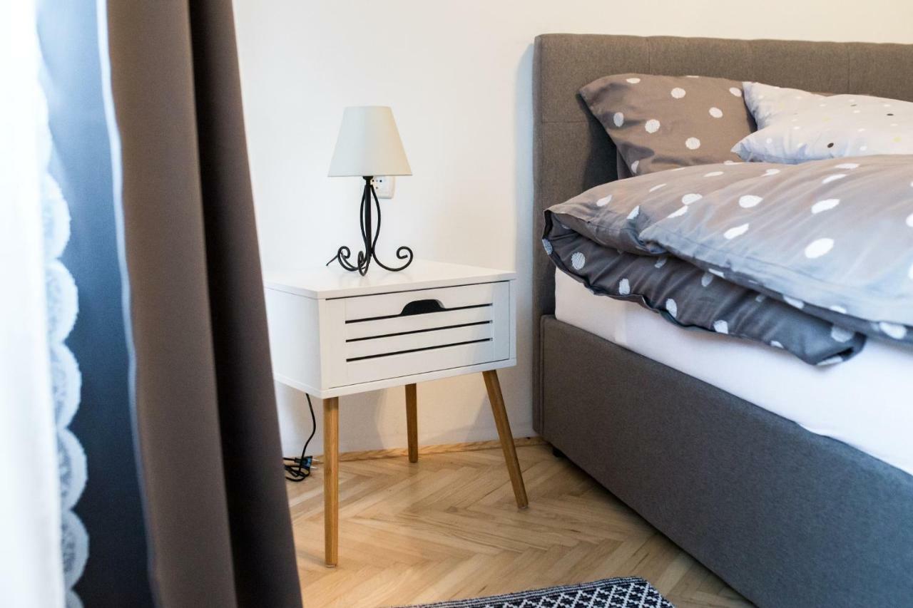 Apartmani Grlice II Varaždin エクステリア 写真