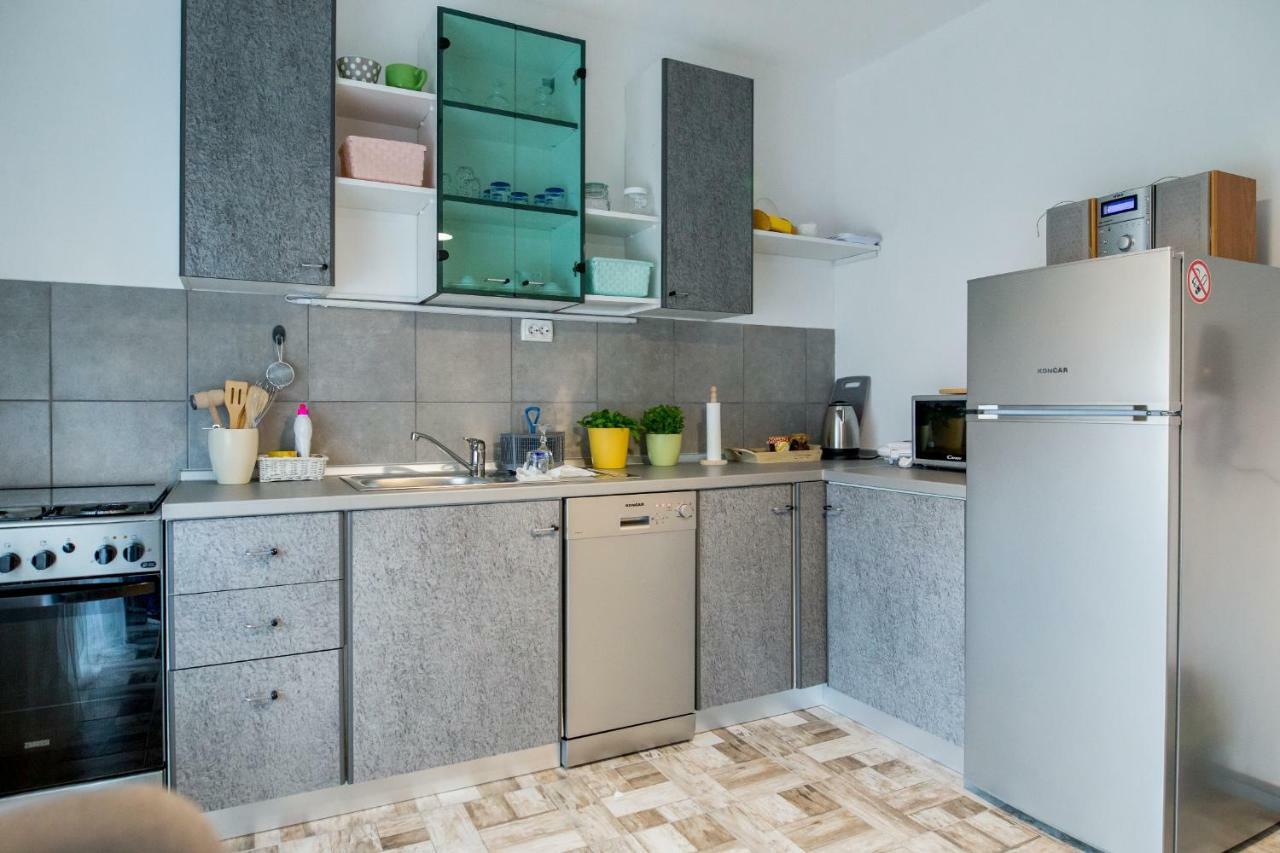 Apartmani Grlice II Varaždin エクステリア 写真